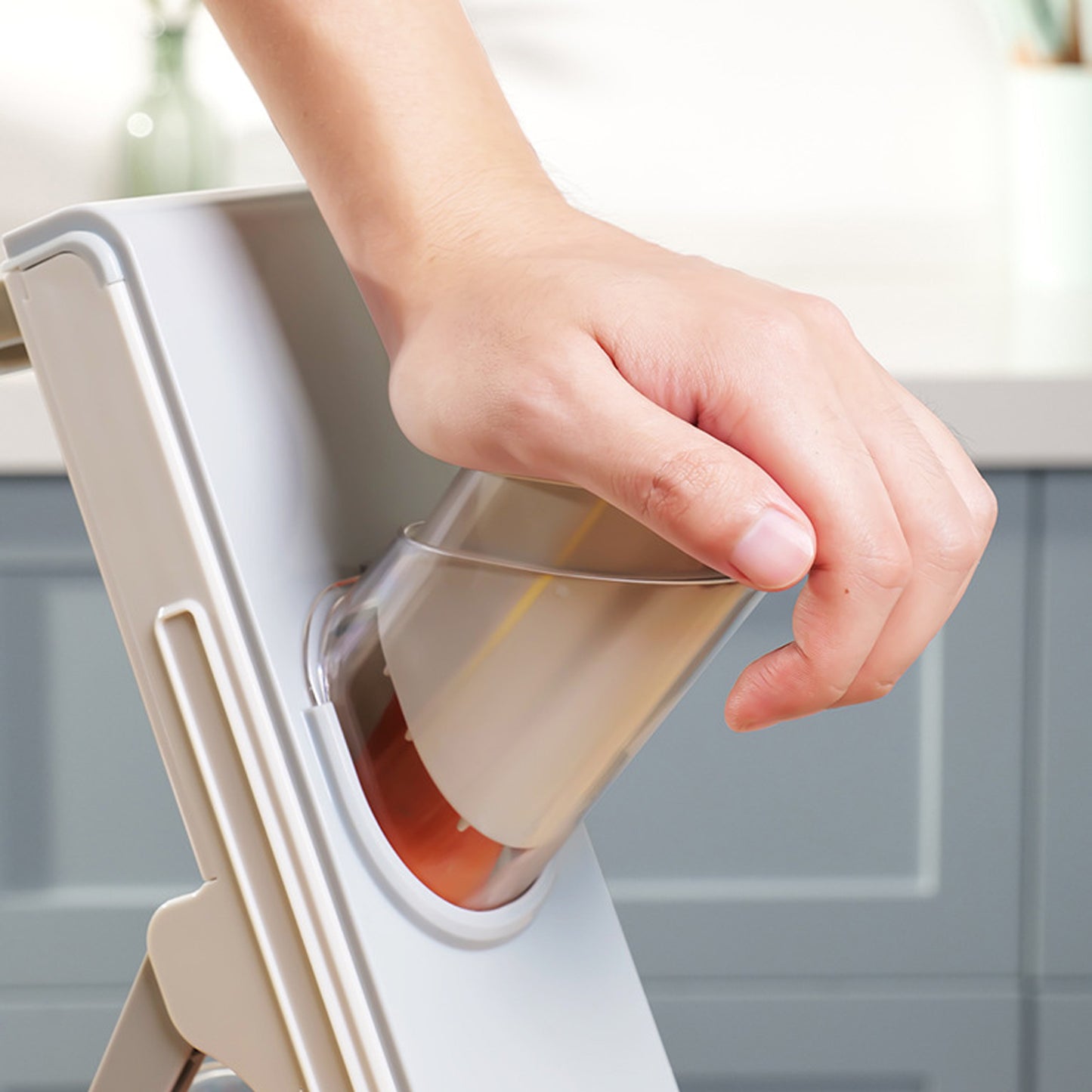 Cuisiland 600ML Multi-Function Safety Slicer with Container