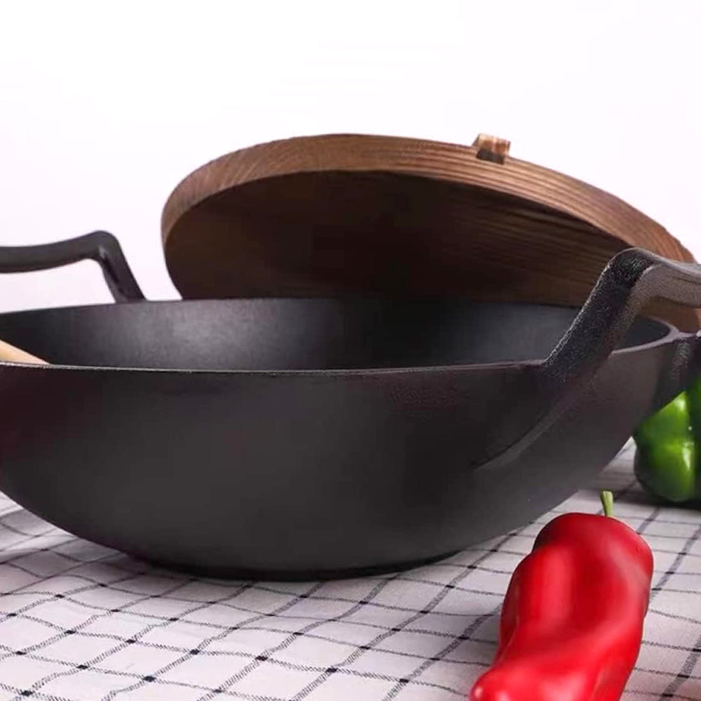 Cuisiland 14.25-Inch Pre-Seasoned Cast Iron Wok